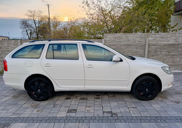 Skoda Octavia cena 23600 przebieg: 260262, rok produkcji 2011 z Żuromin małe 326